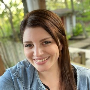 Meet your Posher, Olivia